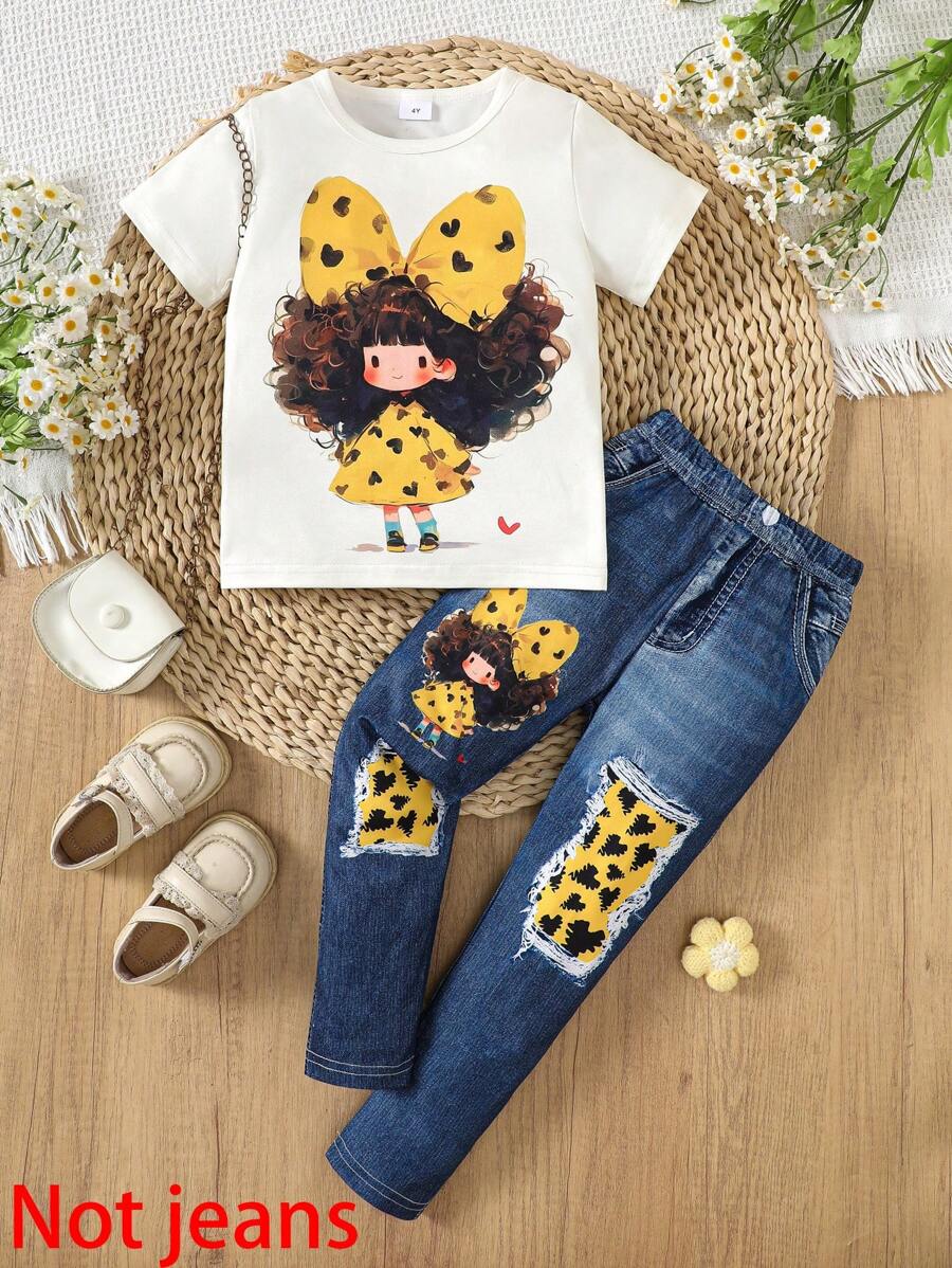 2 件装年轻女孩休闲可爱蝴蝶和心形印花图案柔软针织面料短袖 T 恤和牛仔效果打底裤套装，春夏