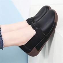 Women's Casual Platform Loafers, Thick Sole Slip-On Moccasins For Middle-Aged Mothers, Soft Bottom Slouchy Shoes