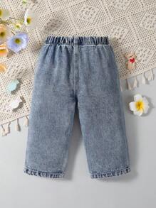 1pc Baby Girl Casual Comfortable Medium Wash Elastic Waist Straight Jeans, Loose Fit, Spring/Summer - Medium Wash - View 2