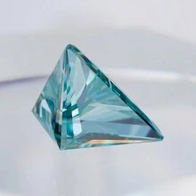 1pc Blue Isosceles Triangle Moissanite Loose Gemstone, VVS1 Clarity, Artificial Moissanite For Jewelry Making & Nail Art - Sea Blue - View 6
