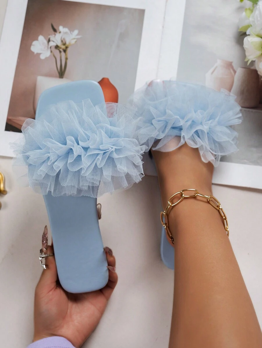 Dép đế bằng mới 2025, trang trí bằng lưới, chất liệu mềm mại và thoải mái, dép đa năng trong nhà/ngoài trời, thích hợp cho các bữa tiệc, mặc hàng ngày, thường ngày, bãi biển, dép nhẹ, thời trang và đa năng