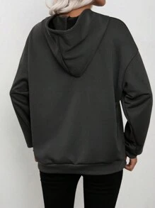 Dessin animé de Noël wapiti lettre anglaise slogan imprimé autocollants sweat-shirt à épaules dénudées pour femme Curve sweat-shirt surdimensionné automne et hiver décontracté polyvalent cordon de serrage à capuche ample style collège de rue femmes automne et hiver nouveau style