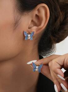 1 par de elegantes pendientes con forma de mariposa azul decorados con perlas, accesorios delicados y románticos adecuados para citas, regalo para novia o amigas