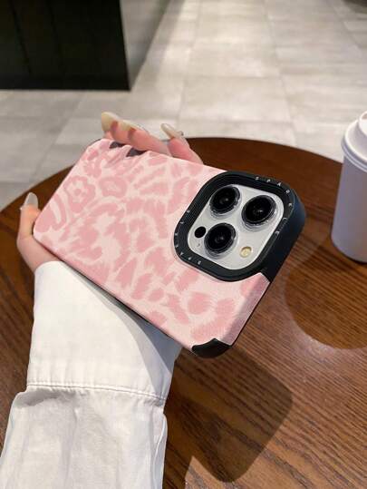1pc Autumn/Winter Large Hole Pink Letter Leopard Print Leather Shockproof Phone Case Compatible With IPhone 11, 12, 13, 14, 11 Pro Max, 12 Pro Max, 13 Pro Max, 14 Pro Max, XR, 15, 15 Pro, 15 Pro Max, 16, 16 Pro, 16 Plus, 16 Pro Max, 17, 17 Pro, 17 Pro Max