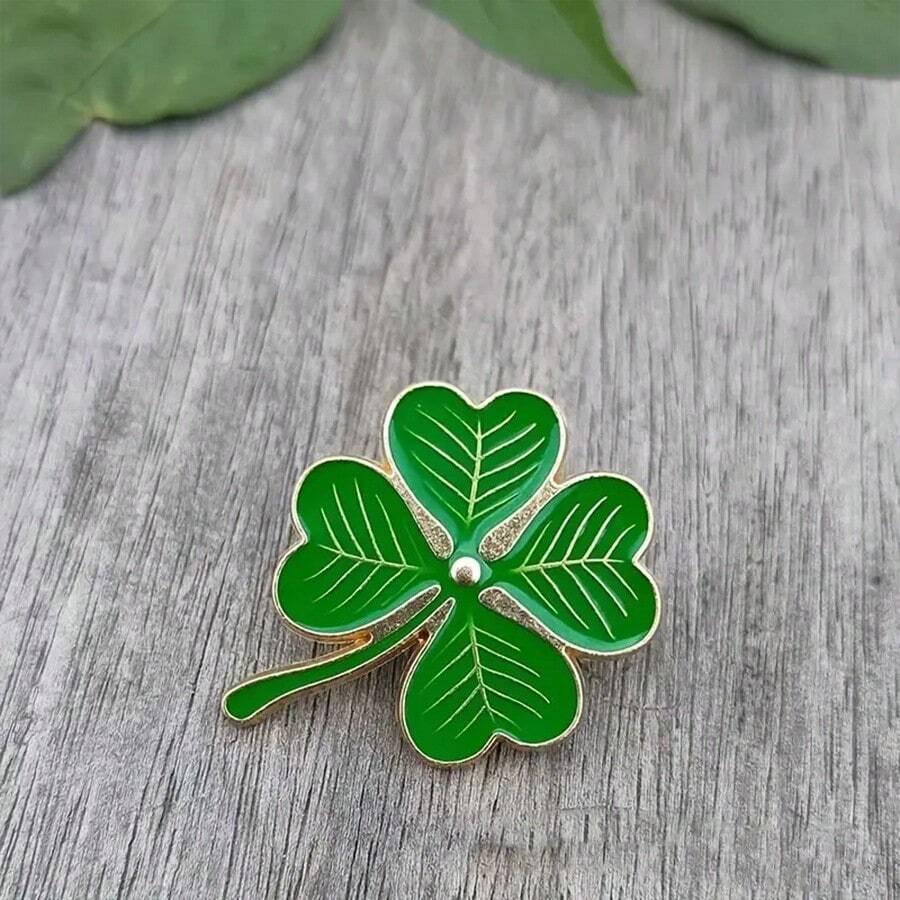 1pc Fashionable Green Classic Four-Leaf Clover Brooch, Perfect Gift For Friends, Suitable For Wearing On St. Patrick's Day Valentines
