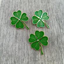 1pc Fashionable Green Classic Four-Leaf Clover Brooch, Perfect Gift For Friends, Suitable For Wearing On St. Patrick's Day Valentines