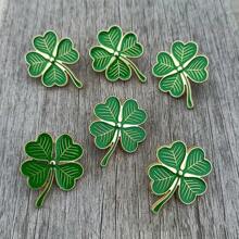 1pc Fashionable Green Classic Four-Leaf Clover Brooch, Perfect Gift For Friends, Suitable For Wearing On St. Patrick's Day Valentines