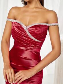 Eid Elegant Off-Shoulder High Slit Maxi Dress, Made Of Stretchy Knit Fabric, Won't Slip Down - Burgundy - View 3