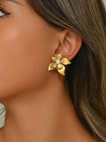 1 Pair Fashionable & Elegant Stainless Steel Flower Earrings Decorated With White Plastic Beads, Suitable For Women To Wear Casually Or On Dates, Also An Ideal Valentine's Day Gift, Mom, Mother, Mother's Day, Gift