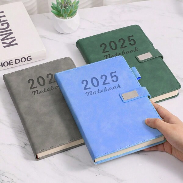 1 Stück das neue Modell Notizbuch 2025, perfekt für Besprechungsnotizen und Studienmaterialien, mit Stifthalter-Design und Eiffelturm-Schnallen-Verzierungen, kombiniert Praktikabilität mit Individualität. Schulanfang