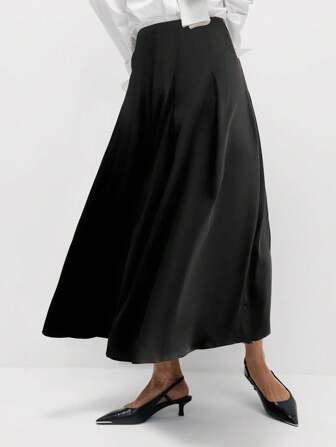 优雅纯色缎面褶皱长裙，适合通勤、约会、聚会