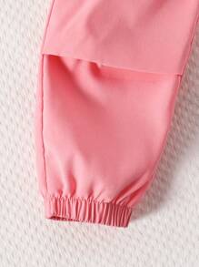 Conjunto de top de manga corta y pantalones cargo con estampado de dibujos animados para niñas preadolescentes