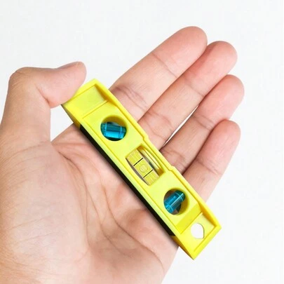 Thước thủy từ tính cầm tay 3,7 inch, thước thủy mini móc khóa có 3 bọt khí, dụng cụ cân bằng mini cầm tay, thước đo độ nghiêng, thước thủy vỏ ABS cầm tay, dụng cụ đo độ chính xác cao dùng trong gia đình, kèm thước đo từ tính.