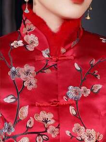 春秋冬款無袖唐裝背心外套上衣 紅色梅花圖案旗袍背心 中式立領毛邊飾 側開衩 前扣鈕扣 羊年春節/嘉年華/跨年/節日外套套裝 適合日常/休閒/度假/社交/派對/場合/活動穿著 - 紅色 - 查看 6