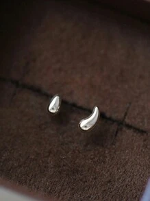 1 Paar S925 Sterling Silber vergoldet 14K Gold asymmetrische Ohrstecker in Wassertropfenform mit glänzender Oberfläche, Schmuckgeschenk für den täglichen Gebrauch für Frauen, Freunde, Schulkameraden
