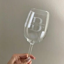 Verre à vin avec monogramme, verre à vin gravé, cadeau de mariage personnalisé, verre à vin avec monogramme de lettre, cadeaux personnalisés pour elle, cadeaux de demoiselle d'honneur de mariage, cadeau de Noël pour les femmes, cadeau de fête unique, gravé personnalisé ou père du marié par Lifetime Creations: Cadeau, Mariage