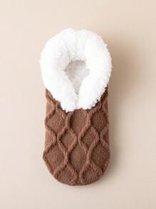 1双女士加厚保暖防滑袜，纯色菱格纹休闲家居袜，秋冬季舒适保暖