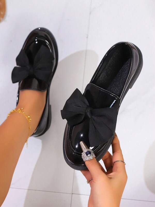 Damskie, błyszczące, czarne, okrągłe, ozdobne, płaskie buty do dojazdów do pracy, mokasyny wsuwane w stylu brytyjskim, codzienne, płaskie buty na średnim obcasie, uniwersalne do noszenia na co dzień, odpowiednie dla rozmiarów 35-44, na jesień/zimę i na cały sezon