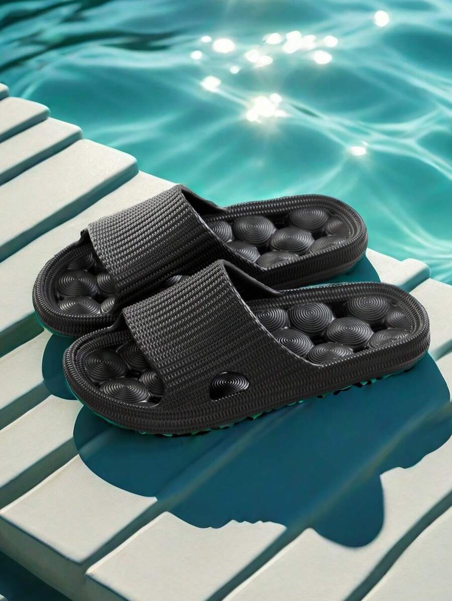 Sandalias de plástico para mujer, sandalias ligeras y antideslizantes con agujeros de drenaje para interiores, sandalias ligeras y porosas de secado rápido para ducha, baño, piscina. Sandalias de plástico negro de EVA ligeras y antibacterianas para el hogar, baño, hotel, playa, masaje.