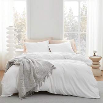 Pure White Duvet Cover Three Piece Christmas Style, Including One Duvet Cover And Two Pillowcases, Without A Core, Bohemian Style Simple And Fashionable, Ultra-Fine Fiber Material Warm And Comfortable, Suitable For Use In Bedrooms And Double Beds