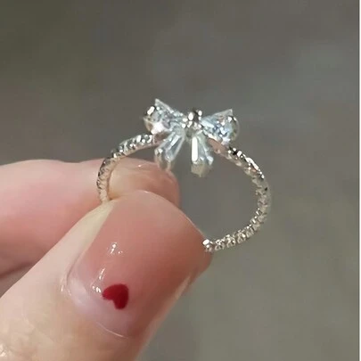 1 件优雅甜美水钻蝴蝶结可调节戒指，适合女性日常/派对/节日佩戴