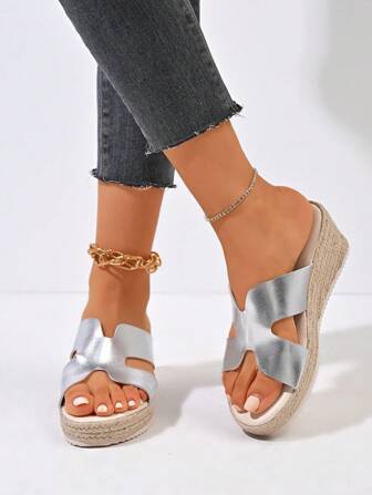 Sandalias de playa informales y elegantes con suela gruesa y tejido de paja, forro de fieltro cómodo con diseño en forma de H