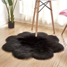 Soft & Comfortable Cream-Colored Floral Shaped Decorative Carpet Mat, Suitable For Living Room, Bedroom, And Foyer For Valentine's Day Room Decor Rug Bedroom Decor Rugs