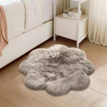 Soft & Comfortable Cream-Colored Floral Shaped Decorative Carpet Mat, Suitable For Living Room, Bedroom, And Foyer For Valentine's Day Room Decor Rug Bedroom Decor Rugs