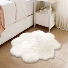 Soft & Comfortable Cream-Colored Floral Shaped Decorative Carpet Mat, Suitable For Living Room, Bedroom, And Foyer For Valentine's Day Room Decor Rug Bedroom Decor Rugs