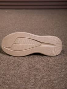 Neue leichte Freizeitschuhe für Frauen, bequeme Sneaker, atmungsaktiv und staubdicht, mit Sockendesign für einfaches An- und Ausziehen, modischer, vielseitiger Freizeitstil, geeignet für verschiedene Anlässe, Unisex/Paar-Design