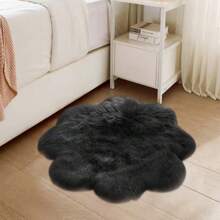 Soft & Comfortable Cream-Colored Floral Shaped Decorative Carpet Mat, Suitable For Living Room, Bedroom, And Foyer For Valentine's Day Room Decor Rug Bedroom Decor Rugs