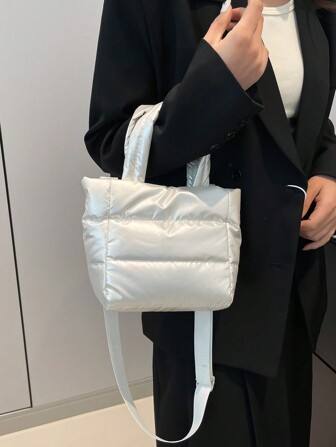 极简轻质尼龙羽绒夹克、百搭小手提包和斜挎包