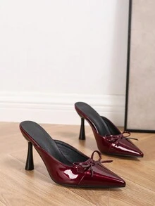 Mules à talons hauts à bout pointu avec décoration nœud pour femmes, élégantes et confortables pour le travail et le soir. Escarpins à talons hauts sans dos en PU brillant bordeaux, talons bordeaux - Rouge foncé - Voir 5