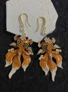2 pièces Boucles d'oreilles créoles surdimensionnées en alliage émaillé avec motif de carpe élégant, bijoux vintage peints à la main avec perles pour femmes
