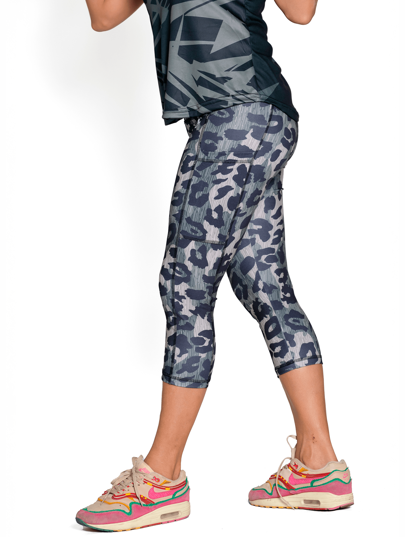 MAXFIT SPORTS Leggings Capri Deportivos Mujer Rhinomax – Cintura Alta, Ligeros y Cómodos, con Bolsillos para Celular, Diseño de Vanguardia, Elásticos, Yoga Pants y Mallas Deportivas Mujer  Modelo 15