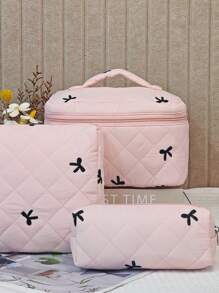 Ensemble de sacs cosmétiques matelassés avec nœud brodé pour femmes, sac à maquillage de grande capacité de couleur macaron mignon, sac de toilette léger et moelleux, convient pour le stockage de voyage et l'utilisation quotidienne. Peut être utilisé comme sac à maquillage pour étudiants, sac à maquillage pour la rentrée scolaire, organisateur de fournitures scolaires, organisateur de chambre, sac à maquillage essentiel pour les voyages, sac à maquillage essentiel pour les vacances, également un excellent cadeau pour les femmes, cadeau de Noël et idée de cadeau, Pochette, Pochette de maquillage, Essentiel de voyage - Multicolore - Voir 4