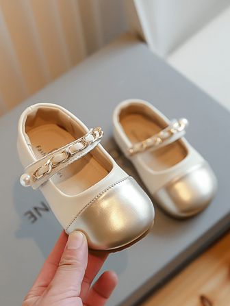 1 par de zapatos planos de verano para niños con correa de gancho y bucle en material, puntera lisa y suela antideslizante a juego de colores