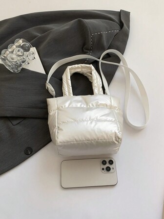 极简轻质尼龙羽绒夹克、百搭小手提包和斜挎包