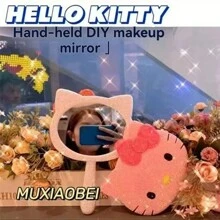 Sanrio 1 szt. Sanrio, ręcznie robione, urocze, kreskówkowe lusterko do makijażu z kotem KT, przenośne, dekoracyjne lustro, ręcznie robione lustro z kryształkami, najlepszy prezent dla dziewczynek, opakowanie prezentów urodzinowych, dekoracja szkoły na ukończenie szkoły, szkolna niespodzianka, dekoracja akademika, powrót do szkoły