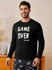 2 pièces Set de pyjama confortable avec imprimé de manette de jeu vidéo pour hommes - Top à col rond à manches longues et pantalon avec poches, vêtement de détente en polyester doux