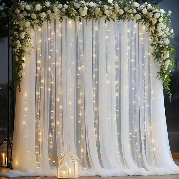 1 set de 2 rideaux de fond en voile transparent avec guirlande lumineuse de fée - Tentures en polyester blanc 100% de 1,6 m x 3 m, convenant pour les mariages, anniversaires, occasions diverses. Kit d'éclairage alimenté par USB, polyvalent pour différentes occasions
