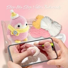 初学者钩针编织套件 - 包括分步视频教程、简单易懂的说明、带完整工艺套装的 DIY 针线活、家庭手工装饰艺术品 - 圣诞企鹅