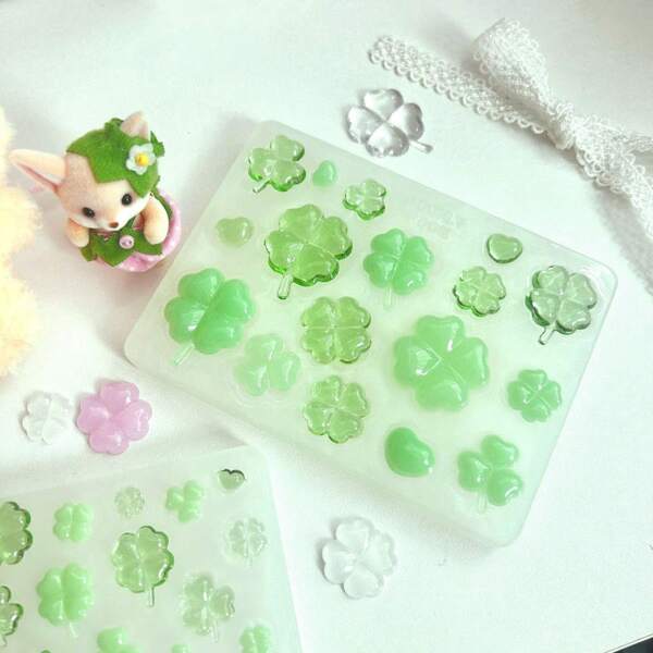 1 PC Four-Leaf Clover Shape, Tree Shape Resin Casting Mold, St. Patrick's Day Silicone Mold Accessories, Resin Liquid Mold, Resin Keychain, Silicone Resin Mold