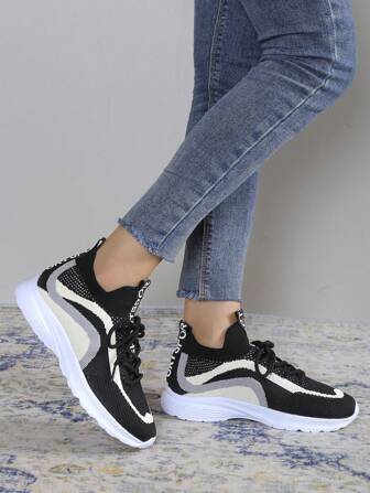 1 par de zapatos de viaje cómodos y ligeros para mujer, con diseño de estampado de leopardo, de malla transpirable, de suela gruesa y casual