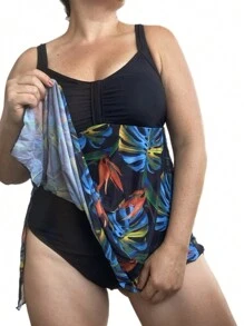 Maiô Plus Size com Saia Embutida - Preto - Visão 1