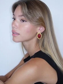 Uworld 1對復古18K鍍金不銹鋼皇冠黑色瑪瑙凸圓形耳釘，適用於女性日常佩戴和送禮