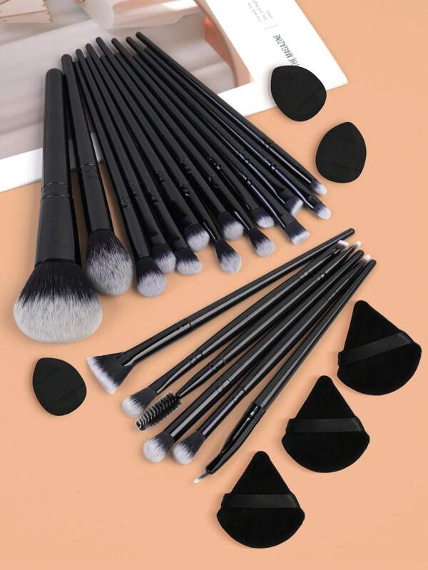 MAANGE Set de 26 piezas de herramientas de maquillaje suaves, incluye un set de 20 pinceles de maquillaje, 3 esponjas de terciopelo secas y 3 esponjas mini para dedos, kit de herramientas de maquillaje portátil para viajar