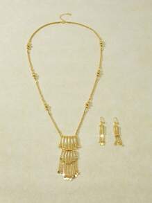 1 Conjunto de Acessórios Femininos Incluindo Colar e Brincos, Adequado para Países do Golfo, etc. O Estilo é Simplicidade, Doce, Exagerado e Retrô, com Destaque para o Cobre Dourado, Fashion, de Alta Qualidade e Atmosférico. Adequado para Passeios, Encontros Casuais, Encontros Diários, Presentes de Natal e Outros Festivais, Namorada, Pais