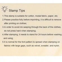 1 pezzo Timbro con nome personalizzato, stile cartone animato, impermeabile, asciugatura rapida, riutilizzabile, compatto, senza ferro, di alta qualità, moderno, adorabile, carino, personalizzato, regalo ideale per lui, lei, fidanzato, fidanzata, papà, mamma, famiglia, amici, studenti, lavoratori per anniversari, Festa dei giovani, compleanni, casa, scuola, ufficio, articoli scolastici, decorazione natalizia, rinfrescamento autunnale della casa