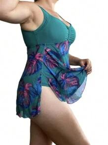 Plus Size Swimsuit With Built-In Skirt - Verde - Ver 4